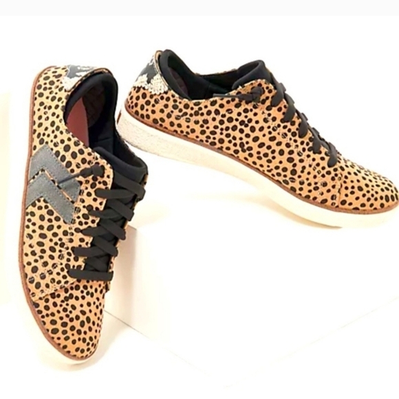 Dr. Scholl's Shoes - Dr. Scholl's Women's Sweet Kicks  Leopard, black lace up sneakers - Size 7M